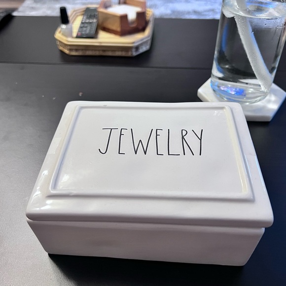 Rae Dunn Jewelry Box Magenta artisan collection - Picture 1 of 4